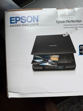 Epson V39 II Flatbed Photo Scanner - Black